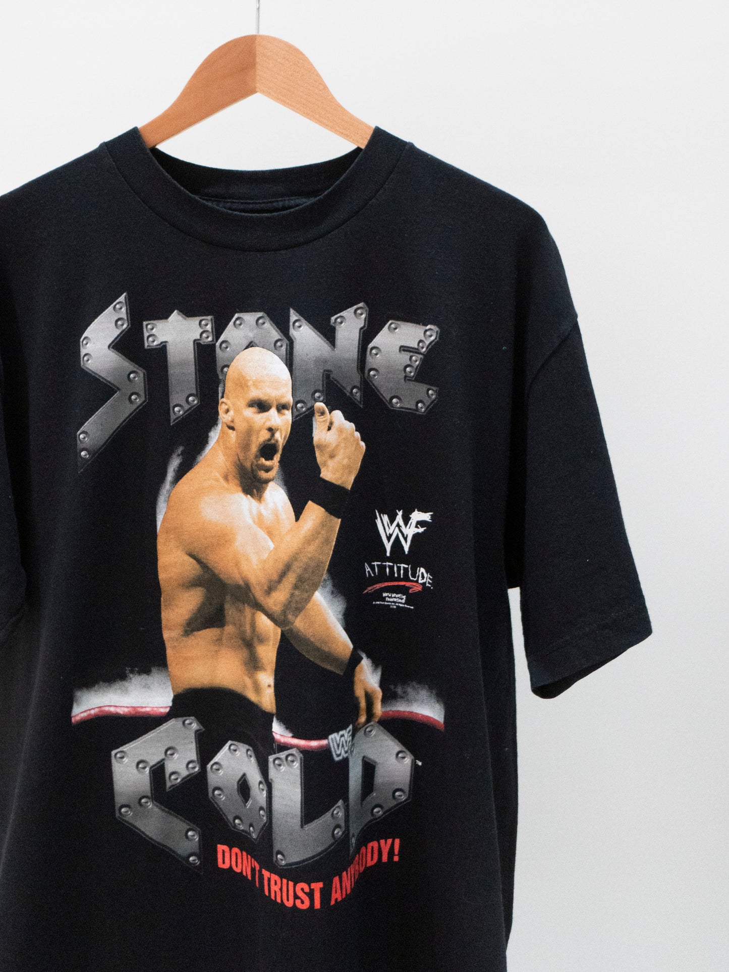 1998 Stone Cold 'Don't Trust Anybody' T-Shirt Large