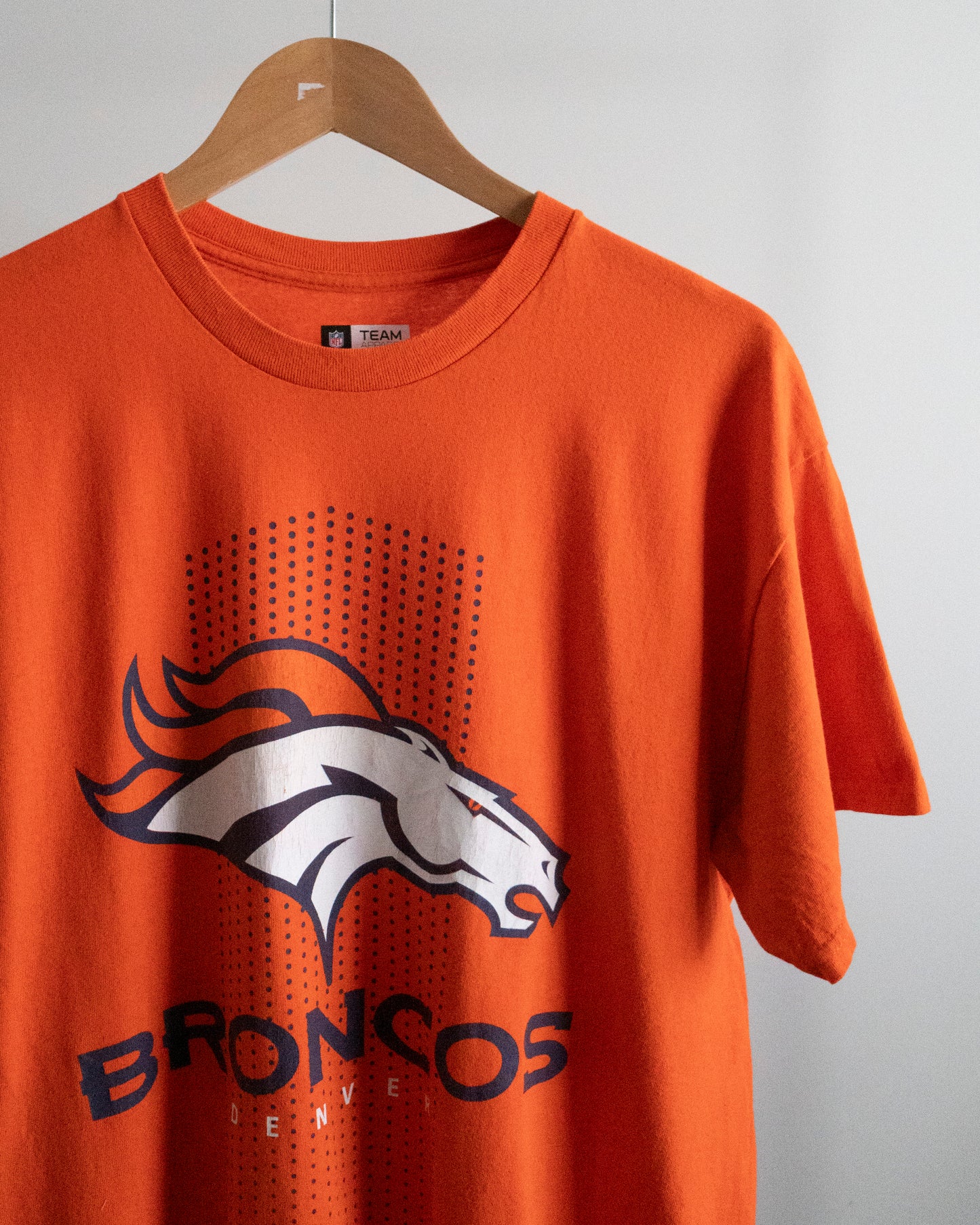 Denver Broncos T-Shirt Medium