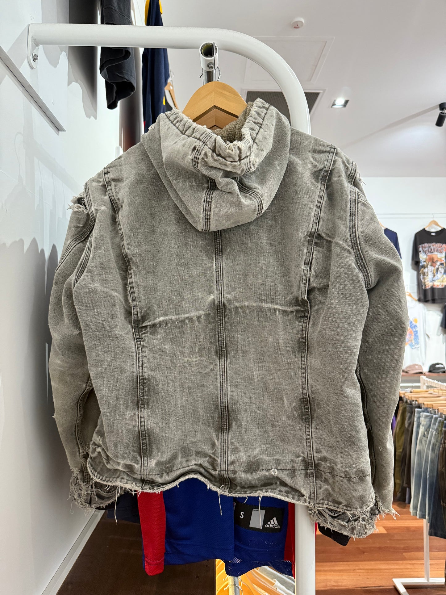 Heavily Distressed Carhartt Zip Up Jacket LL / MM