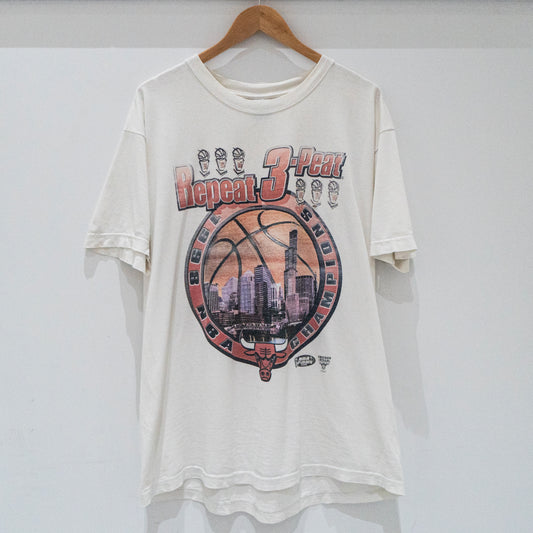 1998 Chicago Bulls Repeat 3 Peat T-Shirt XL