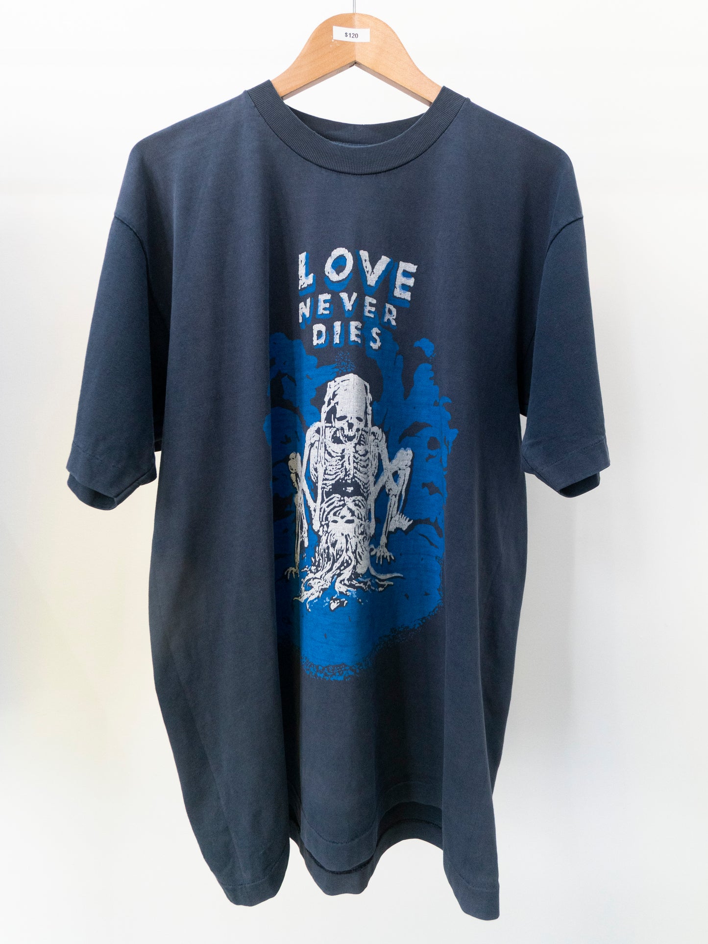 90's Fashion Victim Love Never Dies T-Shirt XL