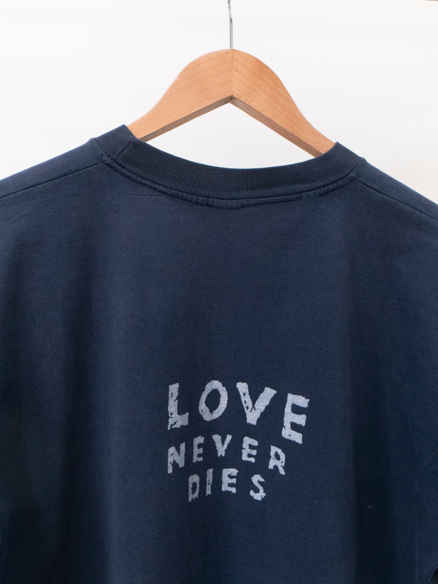 90's Fashion Victim Love Never Dies T-Shirt XL