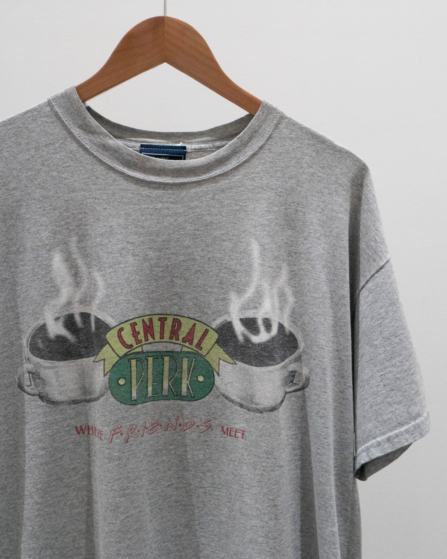 2005 Friends 'Central Perk' T-Shirt Large