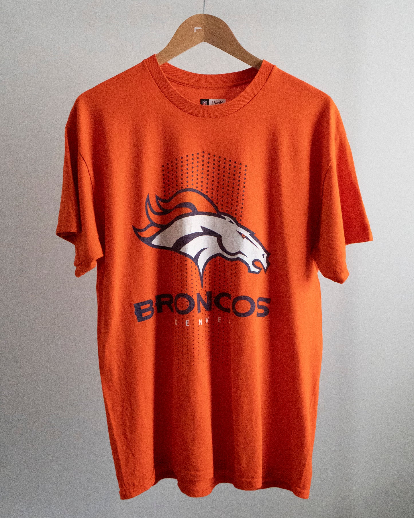 Denver Broncos T-Shirt Medium